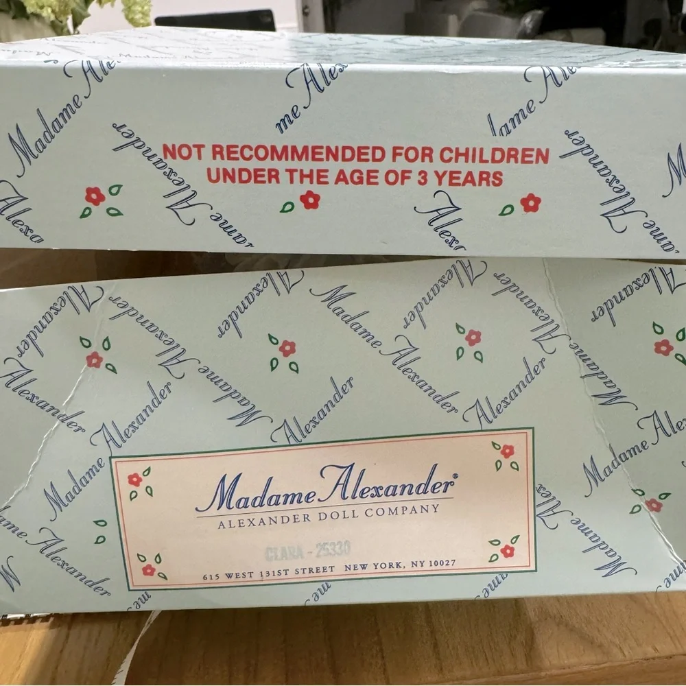 Madame Alexander 8-inch Clara 25330 Original Box and Hang Tag